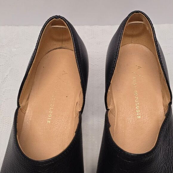 Anthropologie Abigail Side Cut Ankle Booties Sz 6 Black  Anthropologie Abigail Side Cut Leather Ankle Booties Shootie in Black 7.5 Preppy